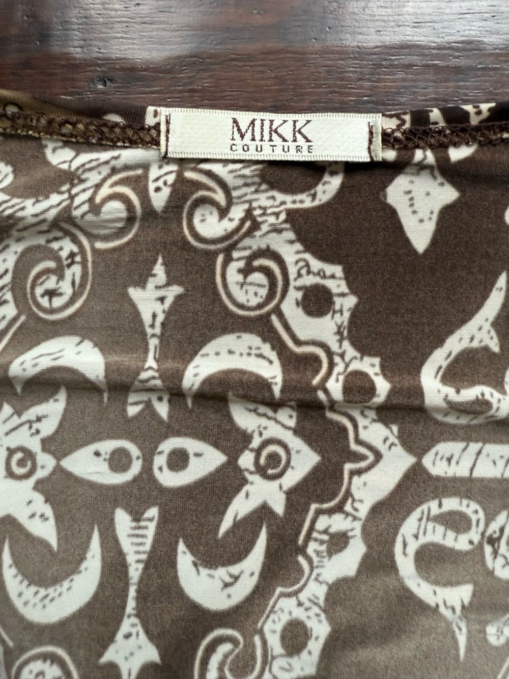 Vintage Y2K Made in USA Orange Paisley Stretch Crop Top with Decorative Buckle - Picture 4 of 8